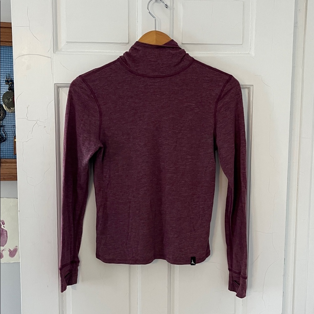 Duckworth heathered purple wool long sleeve hooded base layer